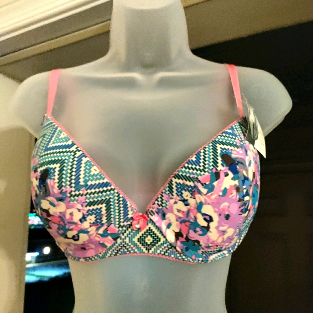 💙💙Nwt jacklyn smith bra